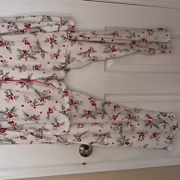 Laura Ashley 2 Pc Pajamas Set b400 - Picture 2 of 7